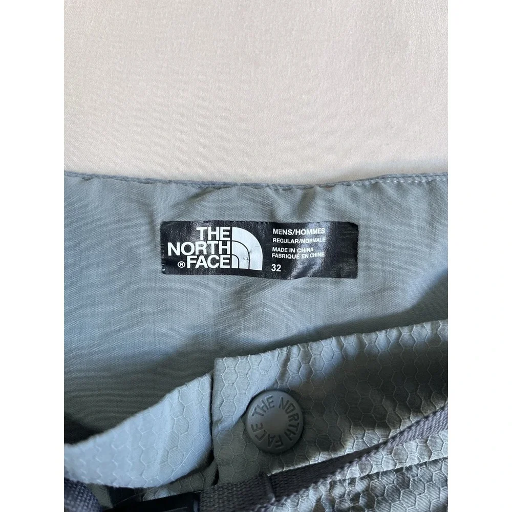 The North Face Men's Shorts Size 32 Grey